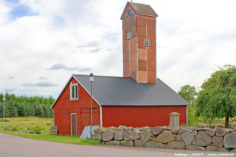 Gissar på brandstation i Tolånga.