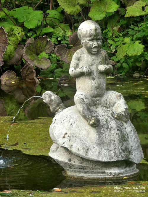 Djurplågeri i Monumentparken.