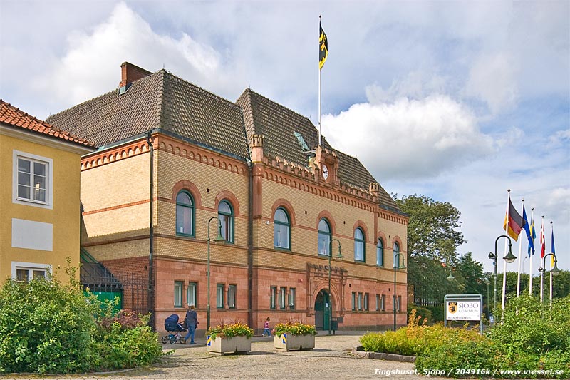 Tidigare tingshuset, numera Sj�bos kommunhus.